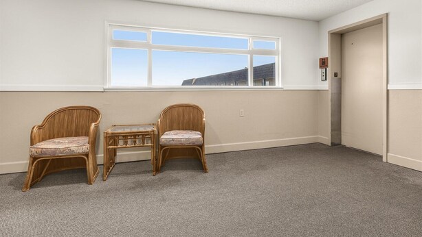 Interior - Pet Friendly Condo with King Bed and Kitchenette (Ocean Shores)
