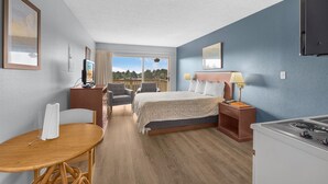 Iron/ironing board, WiFi, bed sheets - Queen Bed Studio with Kitchenette - Pool and Hot Tub! (Ocean Shores)