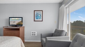 Iron/ironing board, WiFi, bed sheets - Queen Bed Studio with Kitchenette - Pool and Hot Tub! (Ocean Shores)