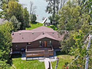 Exterior - Lake Scugog Waterfront Cottage | Hot Tub, Firepit & Pool Table (Little Britain)