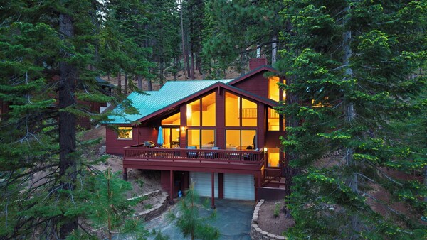 Bear's Lair By Avantstay Forest Views + Decks Truckee + Lake Tahoe - Lake Tahoe