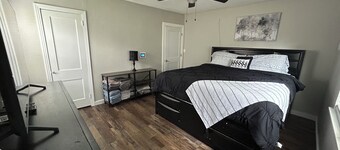 Comfy Crossroads - 1mi to HWY & 4mi to Downtown