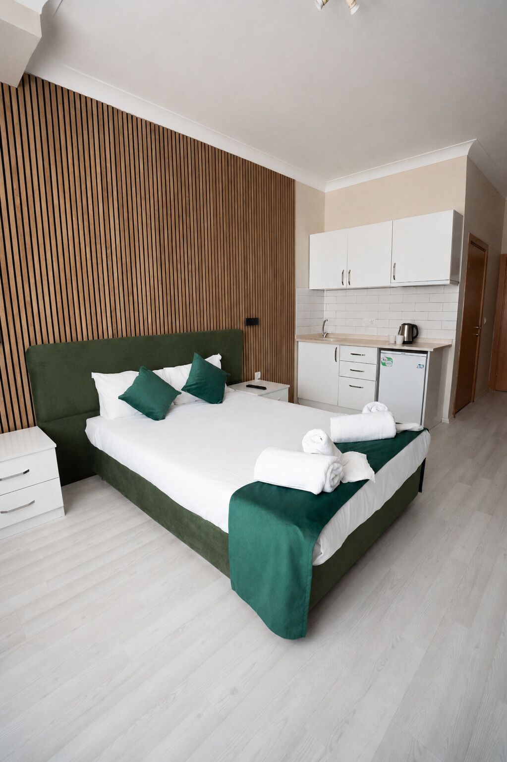 Quarto casal ou duplo luxo, vista para a cidade | Escrivaninha, espaço de trabalho para notebook, quartos à prova de som