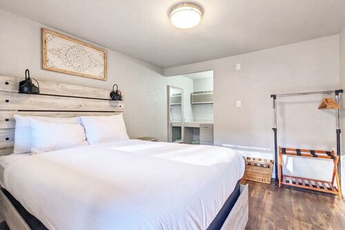 The Fountain Creek Inn