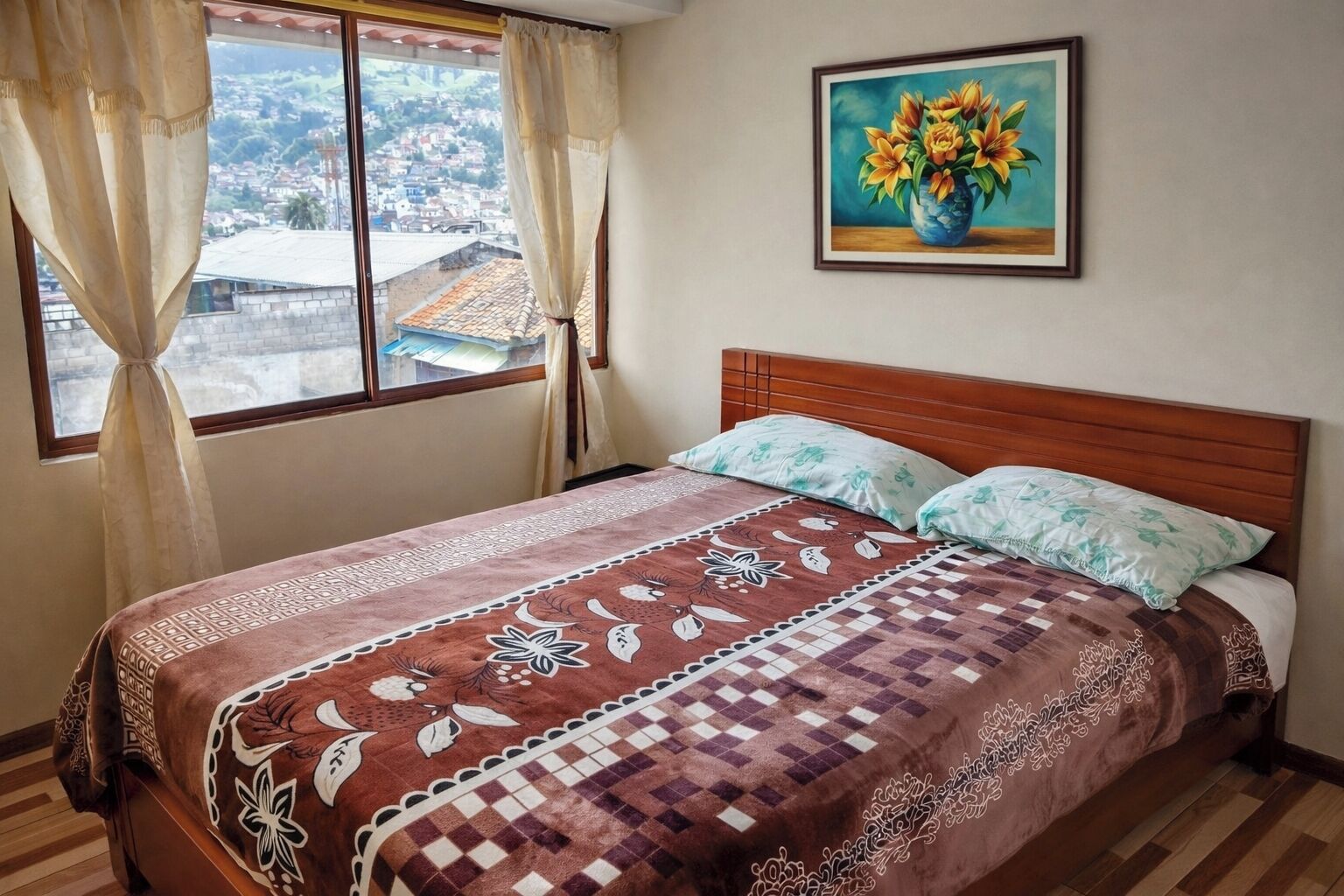 2 bedrooms, iron/ironing board, WiFi (free)