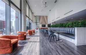 Dining - Urban Luxury Condo in the heart of Kitchener. (Kitchener)