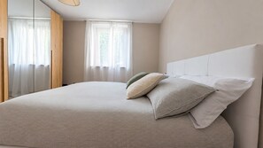 2 室のベッドルーム、WiFi、ベッドシーツ