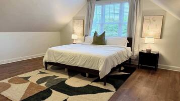 3 bedrooms, desk, iron/ironing board, WiFi