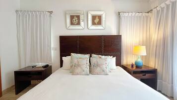 1 bedroom, in-room safe, iron/ironing board, free WiFi
