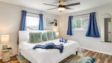 Desk, iron/ironing board, travel cot, WiFi
