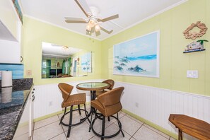 Dining - Directly on the beach. Newly remodeled Beachfront Bungalow with perfect beach views (Indian Shores)