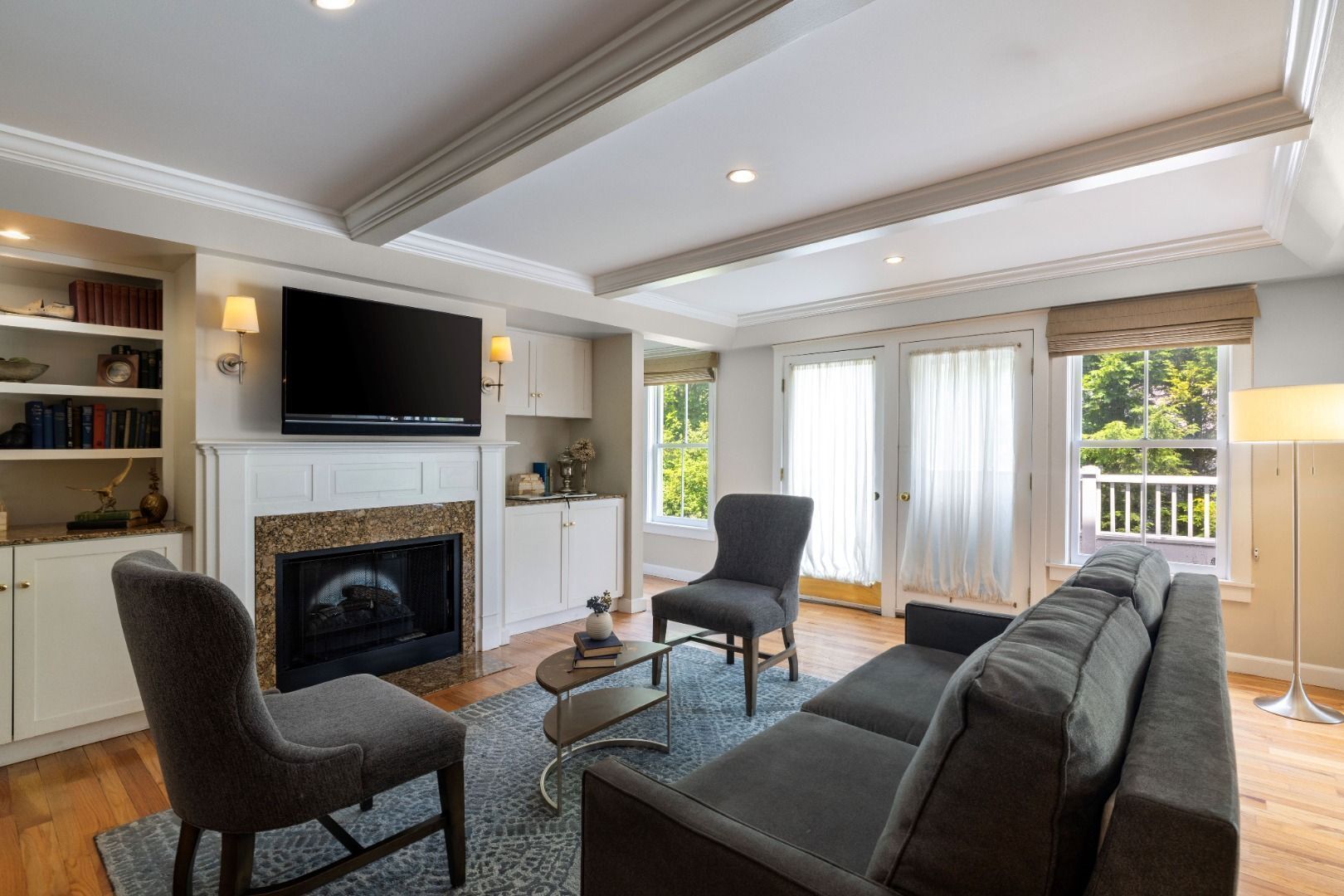 TV, fireplace, offices