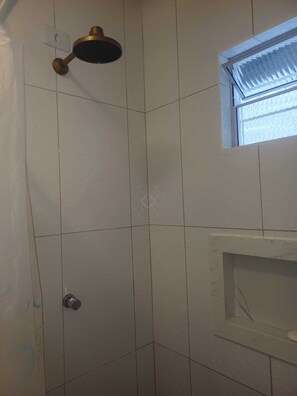 Kahden hengen perushuone, tupakointi kielletty | Kylpyhuone