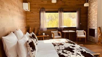 1 bedroom, bed sheets