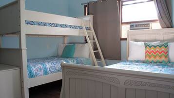 7 bedrooms, iron/ironing board, WiFi (free), bed sheets