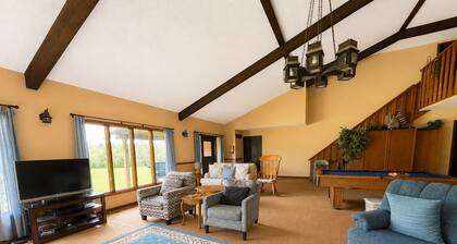 River Valley Chateaux 6 Bedroom Historic Condo for Families, Groups & Retreats