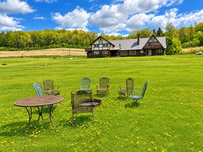 River Valley Chateaux - Large 6 Bdrm Retreat