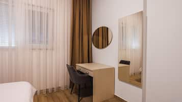 1 bedroom, iron/ironing board, internet, bed sheets
