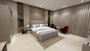 ラグジュアリー ダブルルーム | セーフティボックス (室内)、デスク、ノートパソコン用作業スペース、遮光カーテン