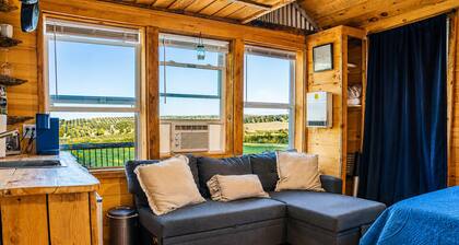 Romantic Private Cabin Getaway with Hot Tub and Scenic Views