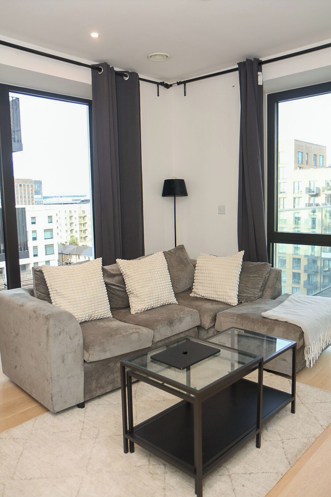 Luxury City Apartment With City Views From The Private Balcony - Essex