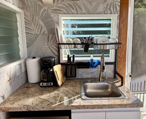 Interior - Private Kona Guest Suite — Ocean Views & Screened Lanai (Kailua Kona)