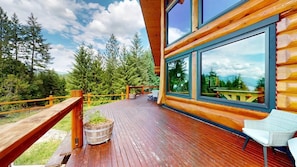 Chalet, Balcony | Teres/patio