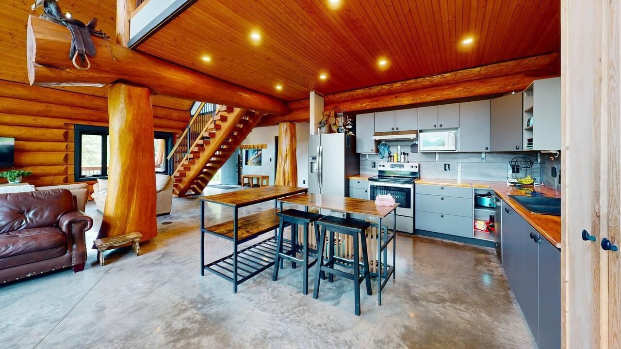 Chalet, Balcony | Private kitchen | Coffee/tea maker