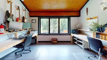 Chalet, Balcony | Free WiFi, bed sheets