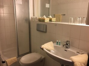 Bathroom - Hotel Zur Buche (Bark)