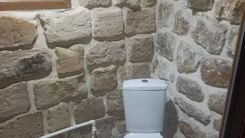 Family Quadruple Room | Bathroom | Shower, hair dryer, towels, soap