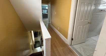 Cozy 1-bedroom house in Queens Village with nearby public transportation