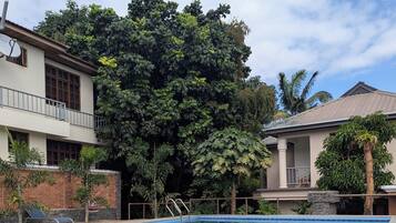 Comfort Room | Pool | Outdoor pool