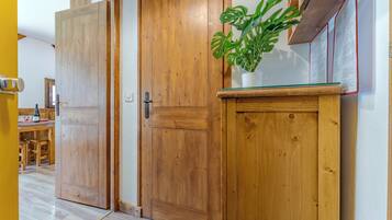 Studio Comfort, pemandangan gunung | Interior