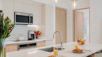 Condo, 1 King Bed, Kitchen, Mountain View (Studio La Costa) | Private kitchen | Dining tables