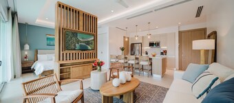 Come Stay at This Beautiful Studio for Stunning Views of the Pacific Coastline!