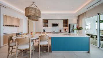 Condo, Multiple Beds, Balcony (Signature Residence) | Private kitchen