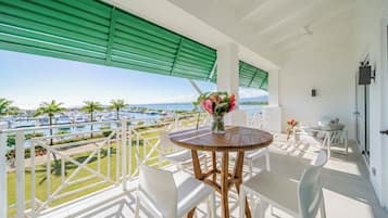 Condo, Multiple Beds, Balcony (Signature Residence) | Outdoor dining
