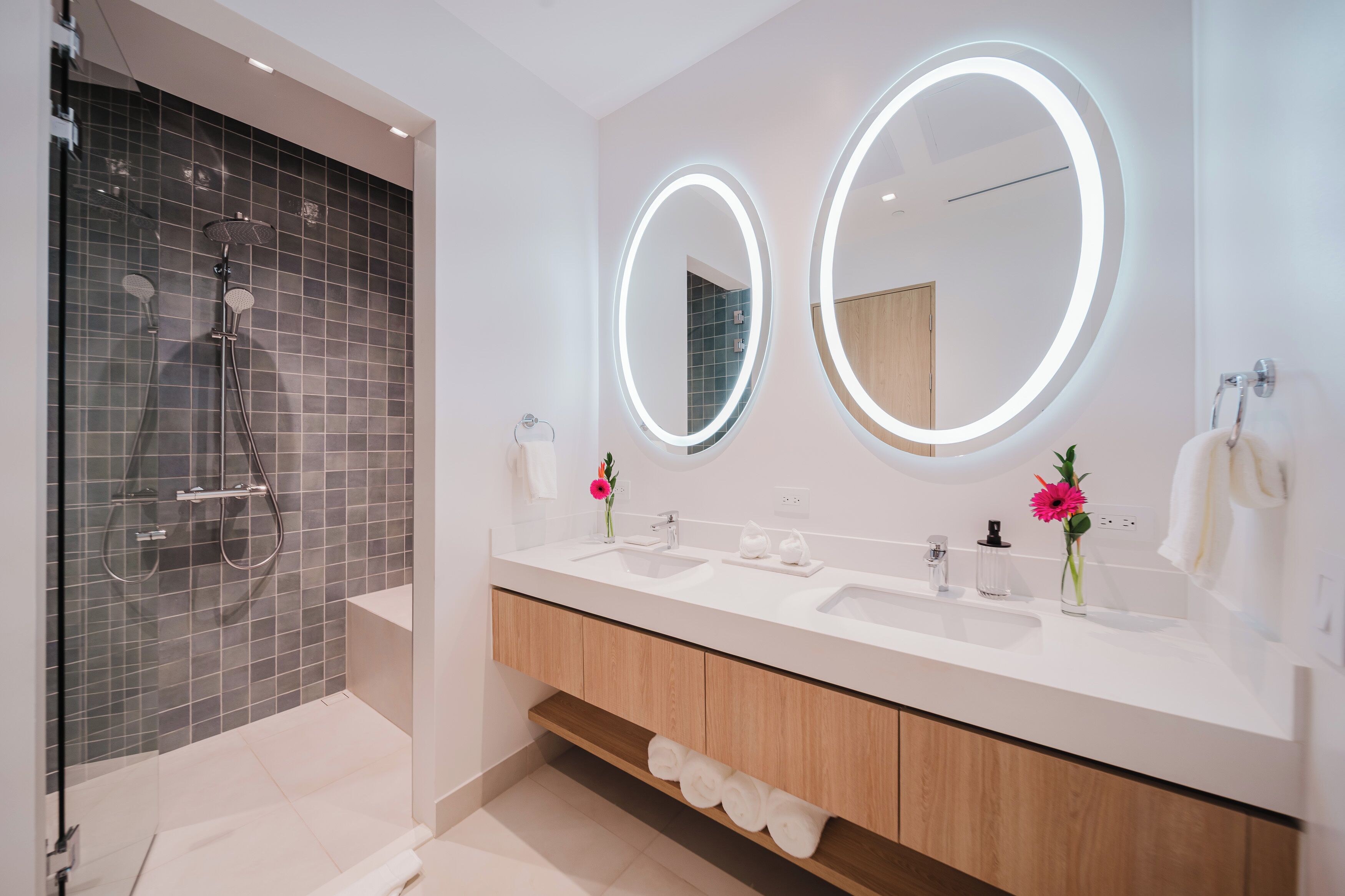 Condo, Multiple Beds, Kitchen, Mountain View (Panorama) | Bathroom