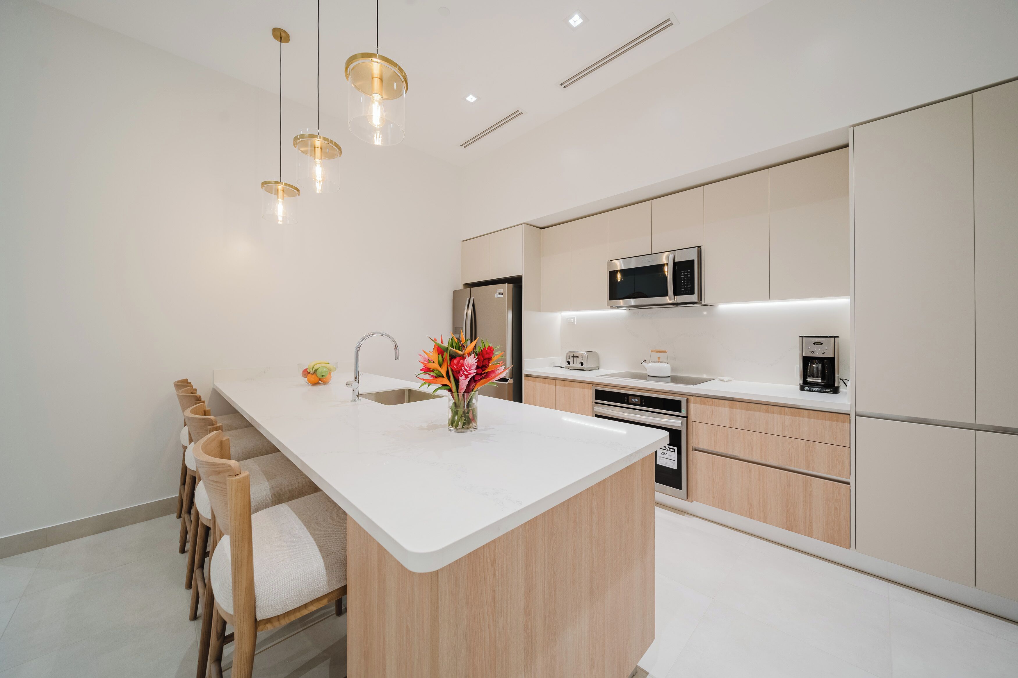 Condo, Multiple Beds, Kitchen, Mountain View (Panorama) | Private kitchen | Dining tables