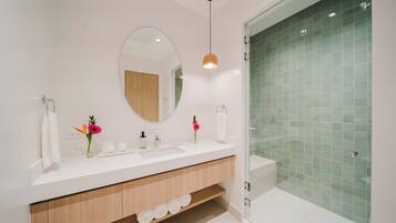 Condo, Multiple Beds, Kitchen, Mountain View (Panorama) | Bathroom
