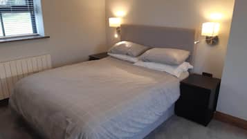 3 Schlafzimmer, Bügeleisen/Bügelbrett, WLAN, Bettwäsche