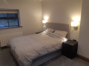 Bügeleisen/Bügelbrett, WLAN, Bettwäsche