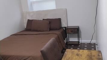 Desk, laptop workspace, iron/ironing board, free WiFi