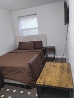 Deluxe Apartment | Desk, laptop workspace, iron/ironing board, WiFi (free)