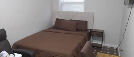 Deluxe Apartment | Desk, laptop workspace, iron/ironing board, free WiFi