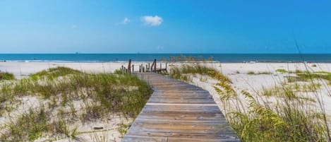 House, 3 Bedrooms, Smoking, Balcony | Beach