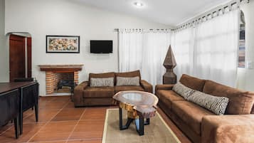 Family Villa, Garden View | Living area