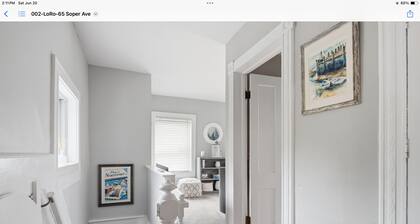 Welcoming 1 bedroom apartment in beautiful harbor village.