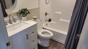 Hårtørrer, håndklæder, Sæbe, Toiletpapir